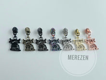 Load image into Gallery viewer, Highland Cow Zipper Pull - No.5
