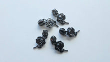 Load image into Gallery viewer, Rose Zipper Pull - No.5
