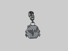Load image into Gallery viewer, OBS Bee Floral Zipper Pull - No.5
