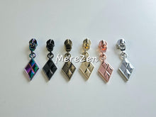 Load image into Gallery viewer, Diamond Cut Zipper Pull - No.5
