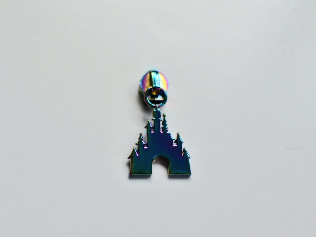 Castle Zipper Pull - No.5