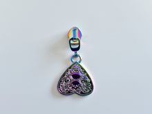 Load image into Gallery viewer, Celtic Skull Zipper Pull - No.5
