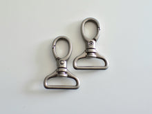 Load image into Gallery viewer, Swivel Hooks - 1 Inch (25mm) rounded - 2 pack
