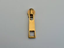 Load image into Gallery viewer, Long Bar Zipper Pull - No.5
