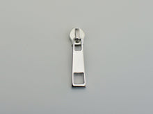 Load image into Gallery viewer, Long Bar Zipper Pull - No.5
