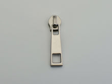 Load image into Gallery viewer, Long Bar Zipper Pull - No.5
