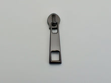 Load image into Gallery viewer, Long Bar Zipper Pull - No.5
