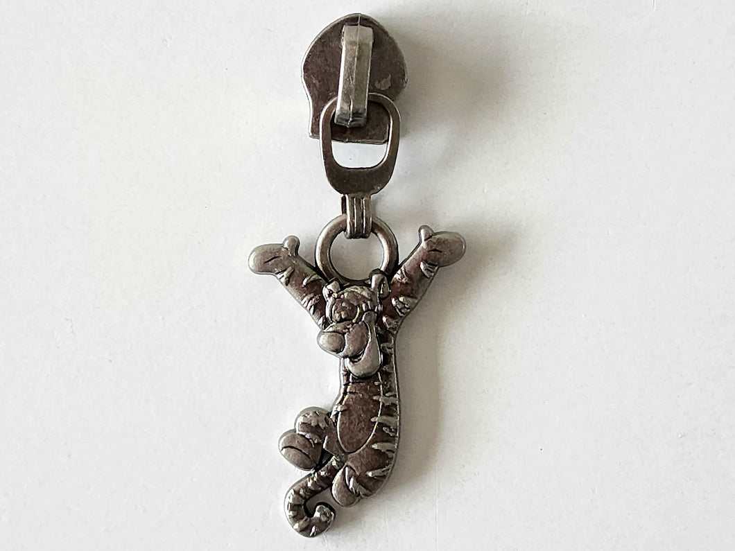 Tiger Zipper Pull - No.5